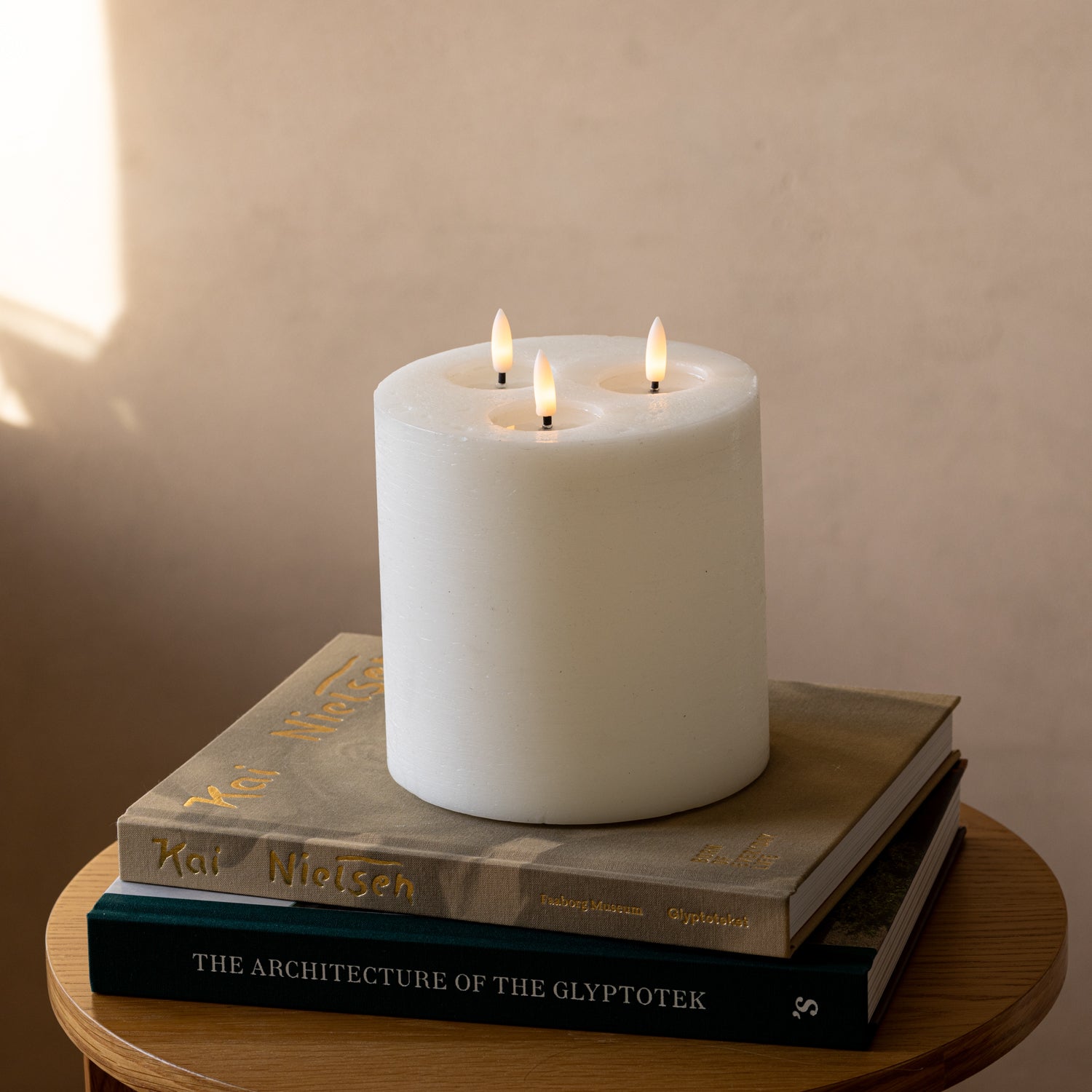 Indskudsbord i genbrugstræ - Rustik stil til hjemmet