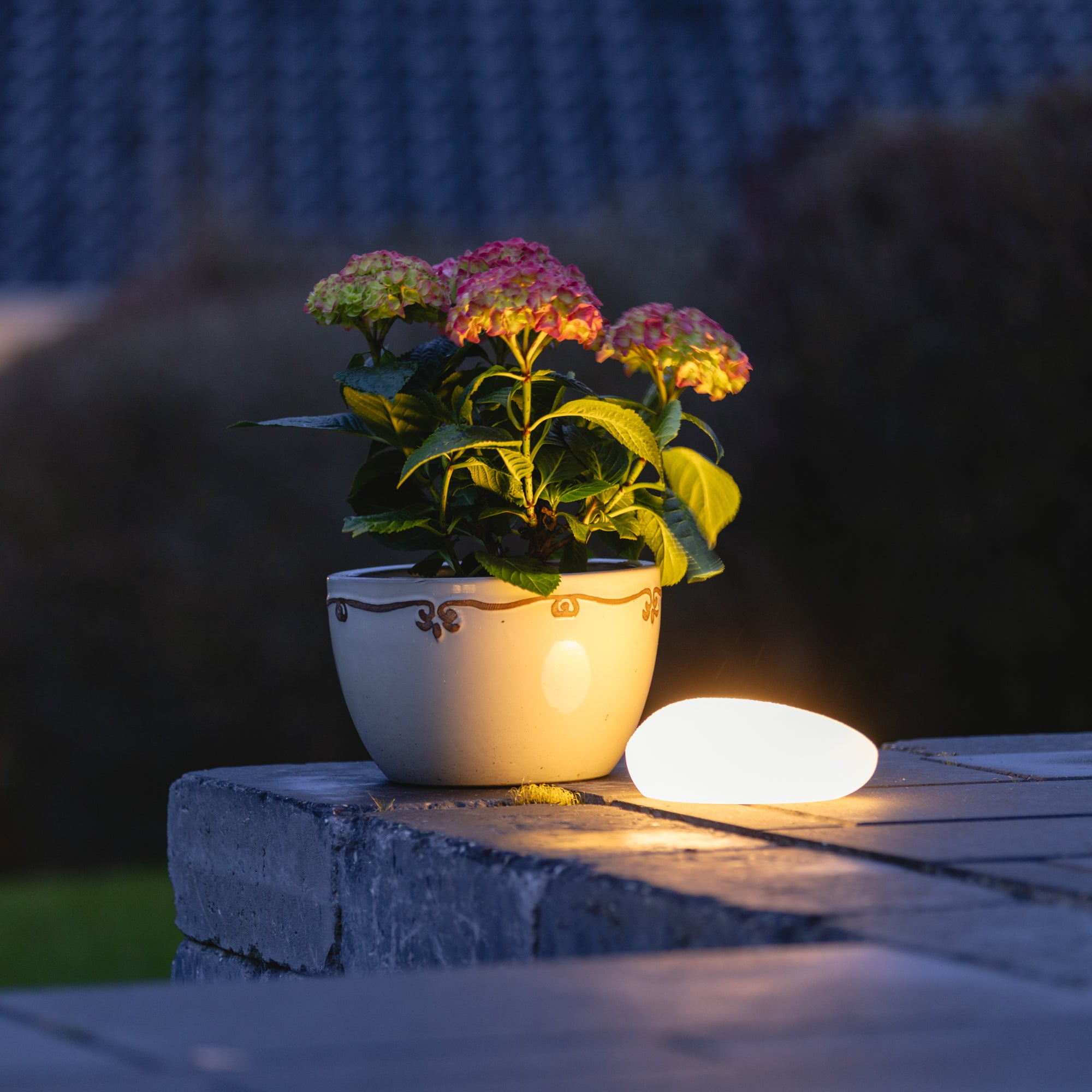 Lea LED oval kugle X-small 14x7 cm